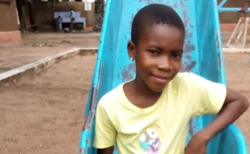 Grâce – 8 ans (F) – Notsé – Togo – Soleil des nations – en ligne depuis le 14 septembre