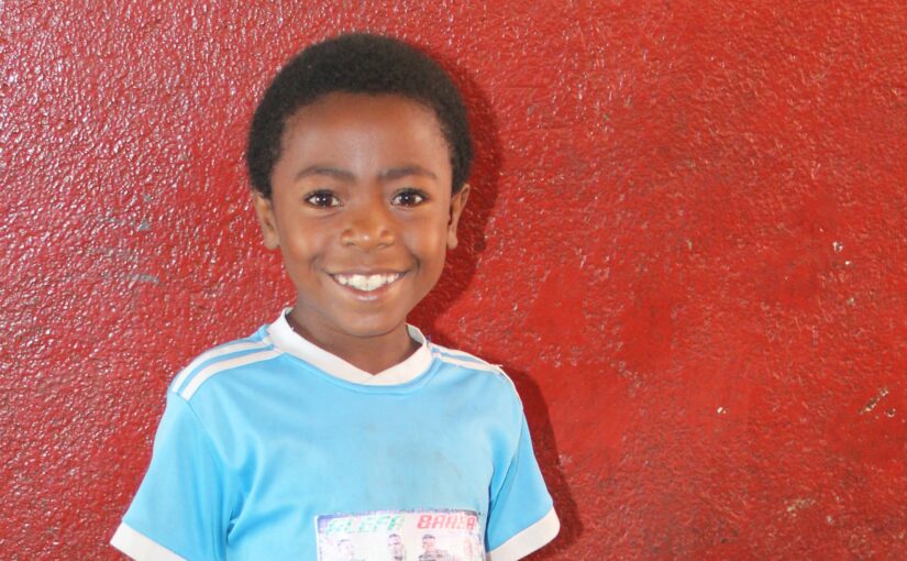Mihaja – 10 ans (G) – Ankazomanga – Tananarive – Madagascar – en ligne le 24 janvier