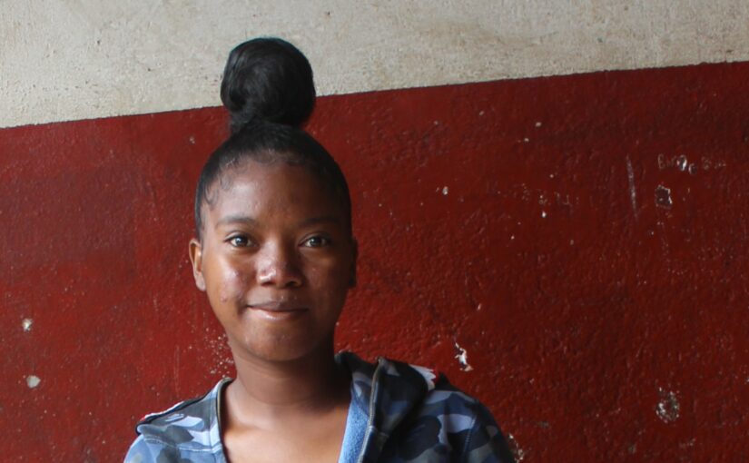 Nomena – 19 ans (F) – Ankazomanga – Tananarive – Madagascar – en ligne le 23 octobre